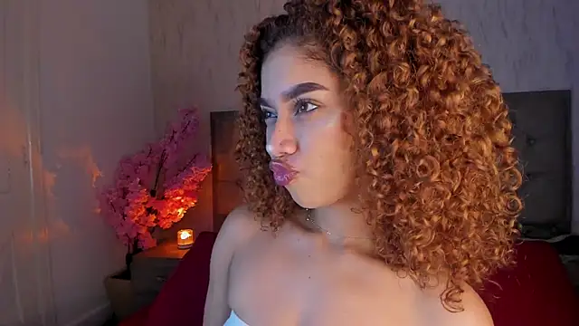 Snapshot of Sienna_brunette chatting on 05-17-26, 12:23 Sienna brunette online show from 05-17-26, 12:23