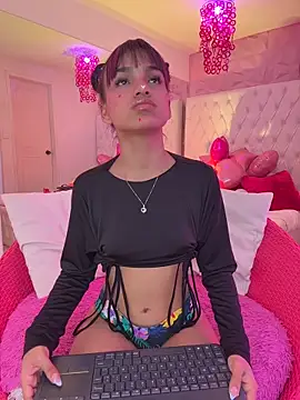 Snapshot of Kitty_madness chatting on 03-13-26, 02:23 Kitty madness online show from 03-13-26, 02:23