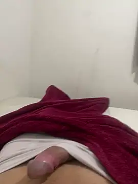 Snapshot of Henryzer7 chatting on 02-14-26, 03:47 Henryzer7 online show from 02-14-26, 03:47