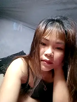 Snapshot of Beeio_diaeo chatting on 02-17-26, 02:19 Beeio diaeo online show from 02-17-26, 02:19