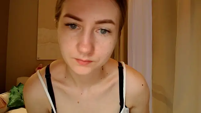 Snapshot of BluueSilk chatting on 01-11-25, 06:03 BluueSilk online show from 01-11-25, 06:03