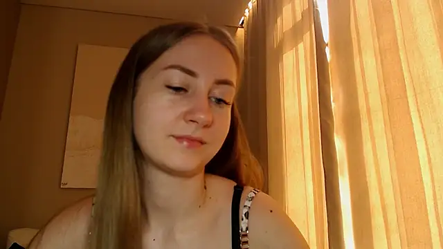 Snapshot of BluueSilk chatting on 01-14-25, 09:13 BluueSilk online show from 01-14-25, 09:13