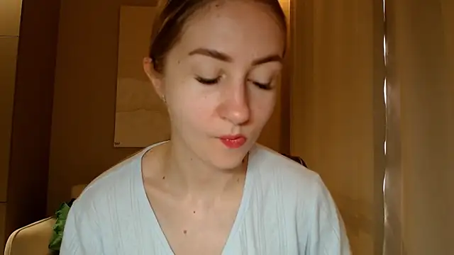 Snapshot of BluueSilk chatting on 01-15-25, 07:37 BluueSilk online show from 01-15-25, 07:37