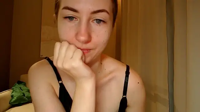 Snapshot of BluueSilk chatting on 01-24-25, 06:03 BluueSilk online show from 01-24-25, 06:03