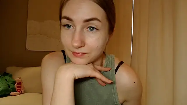 Snapshot of BluueSilk chatting on 01-28-25, 12:00 BluueSilk online show from 01-28-25, 12:00