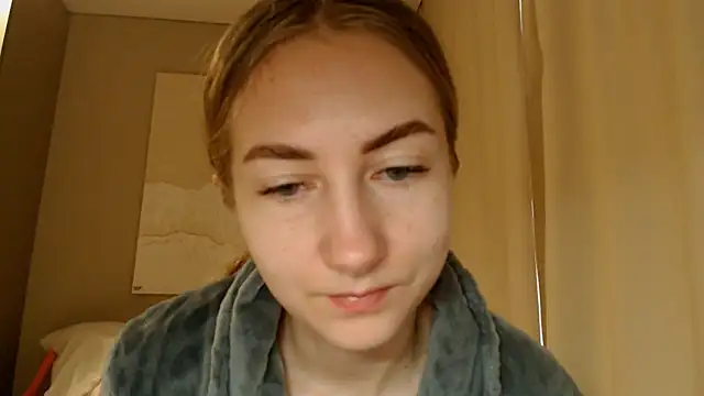 Snapshot of BluueSilk chatting on 02-05-25, 06:35 BluueSilk online show from 02-05-25, 06:35