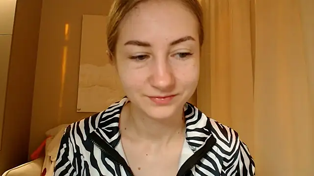 Snapshot of BluueSilk chatting on 02-11-25, 06:08 BluueSilk online show from 02-11-25, 06:08