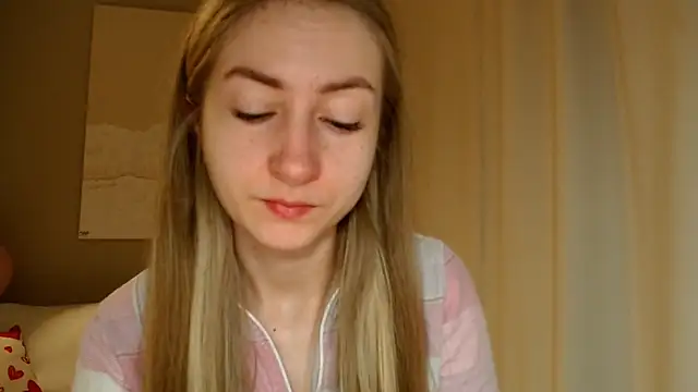 Snapshot of BluueSilk chatting on 03-13-25, 07:09 BluueSilk online show from 03-13-25, 07:09