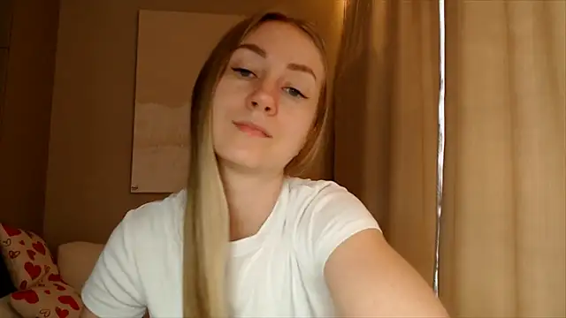 Snapshot of BluueSilk chatting on 03-17-25, 12:25 BluueSilk online show from 03-17-25, 12:25