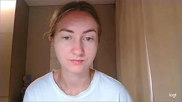 Snapshot of BluueSilk chatting on 09-12-25, 05:40 BluueSilk online show from 09-12-25, 05:40