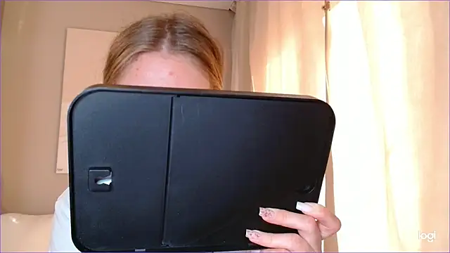 Snapshot of BluueSilk chatting on 09-18-25, 06:26 BluueSilk online show from 09-18-25, 06:26