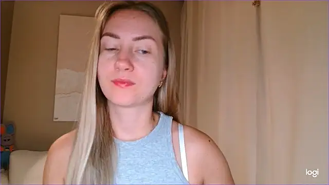 Snapshot of BluueSilk chatting on 09-19-25, 05:53 BluueSilk online show from 09-19-25, 05:53