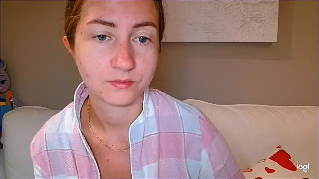 Snapshot of BluueSilk chatting on 10-10-25, 05:06 BluueSilk online show from 10-10-25, 05:06