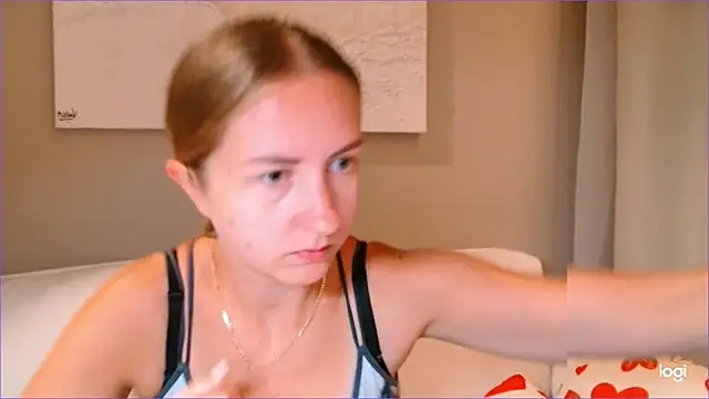 Snapshot of BluueSilk chatting on 10-11-25, 05:17 BluueSilk online show from 10-11-25, 05:17