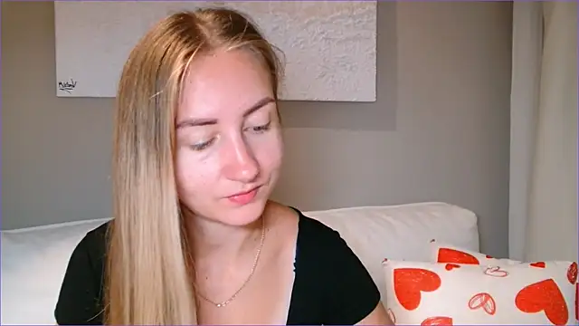 Snapshot of BluueSilk chatting on 10-16-25, 05:30 BluueSilk online show from 10-16-25, 05:30