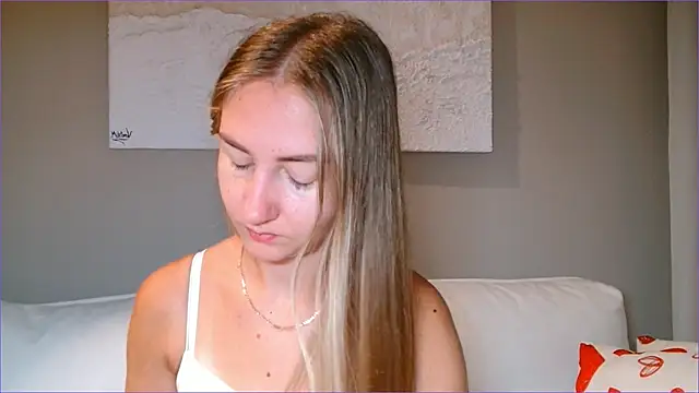 Snapshot of BluueSilk chatting on 10-17-25, 05:54 BluueSilk online show from 10-17-25, 05:54