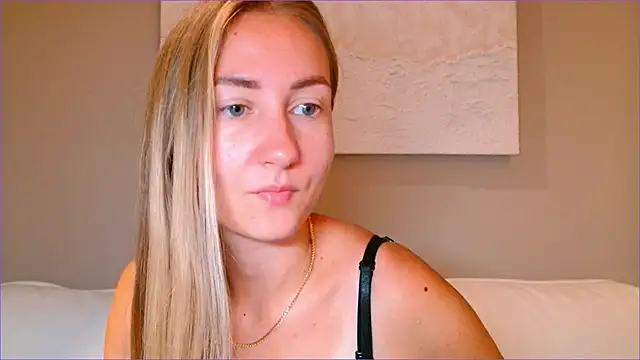 Snapshot of BluueSilk chatting on 10-22-25, 05:52 BluueSilk online show from 10-22-25, 05:52