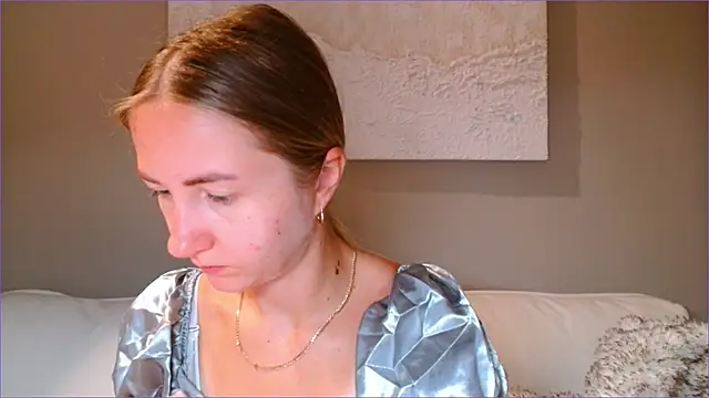 Snapshot of BluueSilk chatting on 10-23-25, 05:40 BluueSilk online show from 10-23-25, 05:40