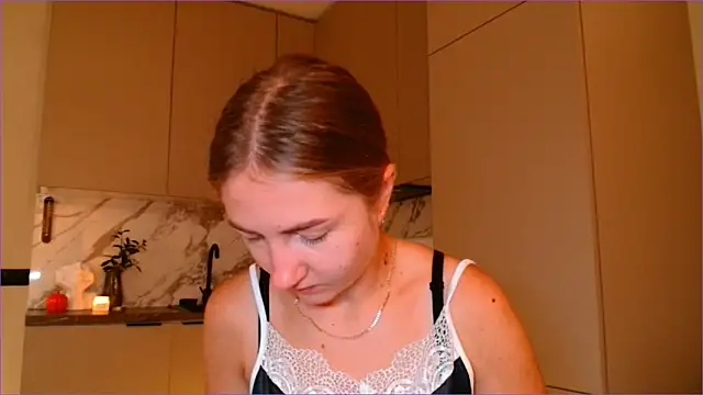 Snapshot of BluueSilk chatting on 10-29-25, 05:53 BluueSilk online show from 10-29-25, 05:53