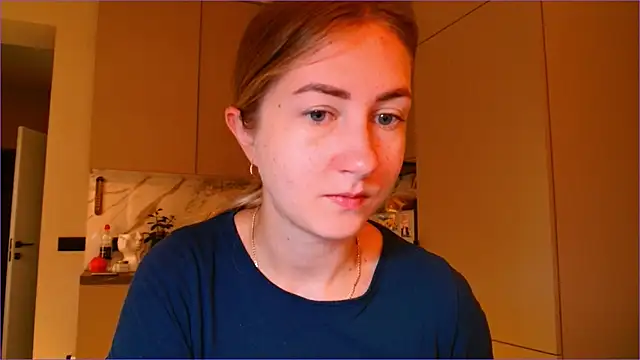 Snapshot of BluueSilk chatting on 11-07-25, 06:02 BluueSilk online show from 11-07-25, 06:02