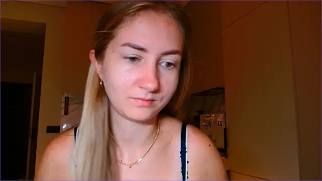 Snapshot of BluueSilk chatting on 11-08-25, 06:24 BluueSilk online show from 11-08-25, 06:24