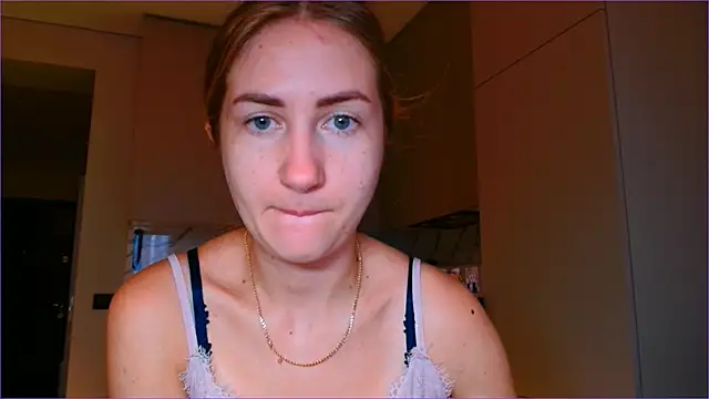 Snapshot of BluueSilk chatting on 11-10-25, 06:34 BluueSilk online show from 11-10-25, 06:34