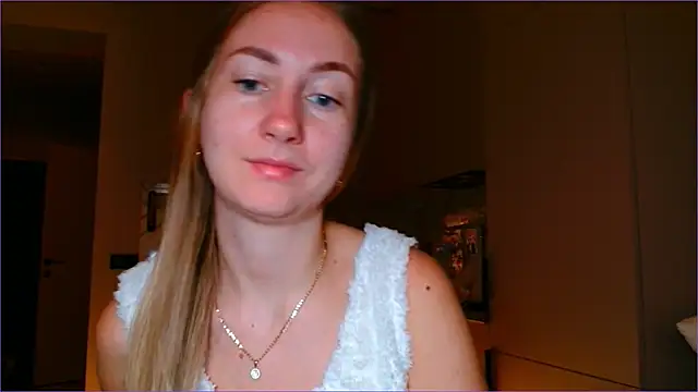 Snapshot of BluueSilk chatting on 12-01-25, 06:51 BluueSilk online show from 12-01-25, 06:51