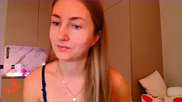 Snapshot of BluueSilk chatting on 12-03-25, 08:23 BluueSilk online show from 12-03-25, 08:23