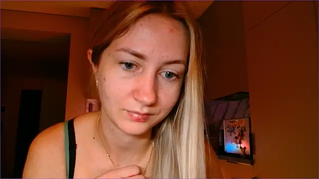 Snapshot of BluueSilk chatting on 12-15-25, 06:06 BluueSilk online show from 12-15-25, 06:06