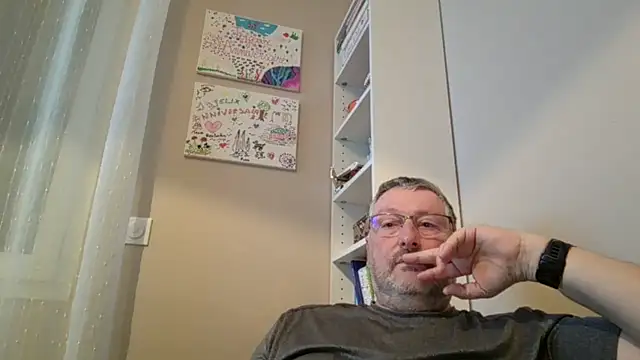 doudou310 online show from 02-09-26, 06:28