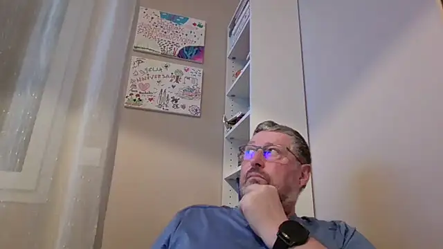 doudou310 online show from 02-26-26, 04:55