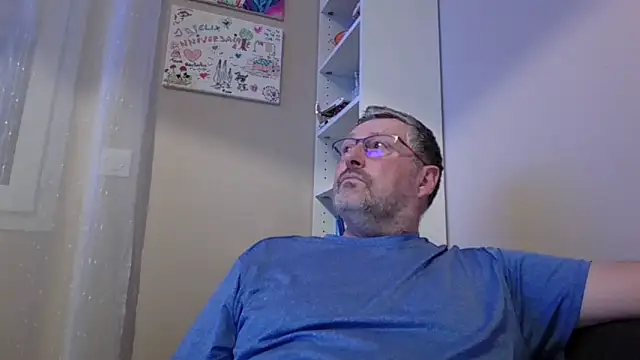 doudou310 online show from 02-28-26, 04:57