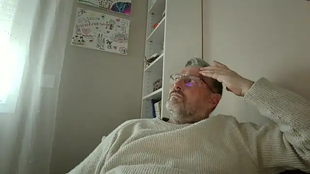 doudou310 online show from 03-26-26, 05:18