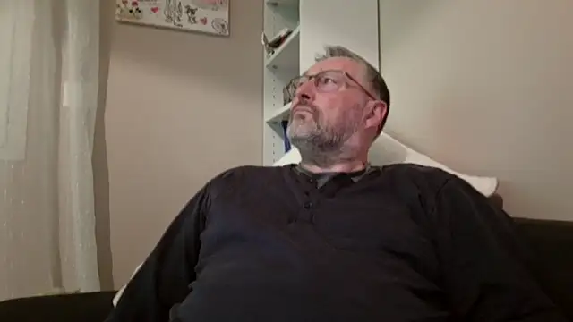 doudou310 online show from 04-15-26, 03:46