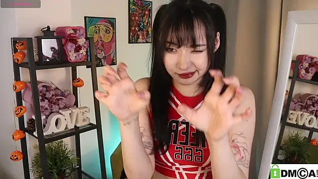 Noiry Vuvez online show from 04-09-26, 08:14