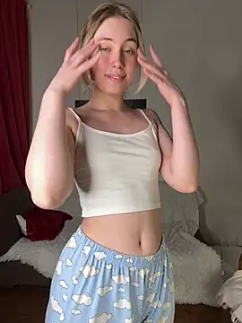 LovelyMiu online show from 04-18-26, 07:58