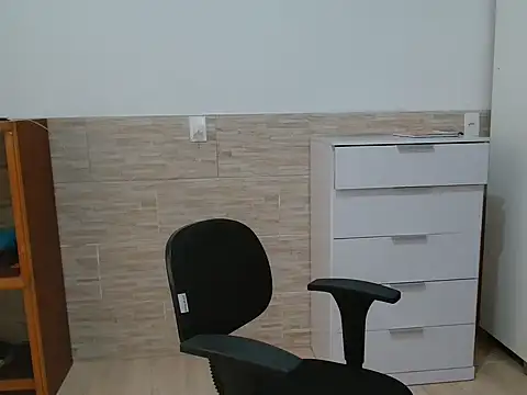 LatinLeone online show from 05-09-26, 03:06