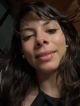 Isalove99 online show from 04-27-26, 01:47