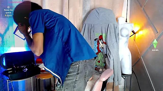 Walkers05 online show from 03-31-26, 01:40