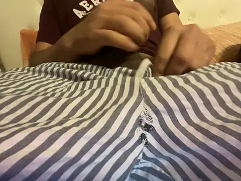 Snapshot of latinocalientehot chatting on 02-04-26, 09:53 latinocalientehot online show from 02-04-26, 09:53