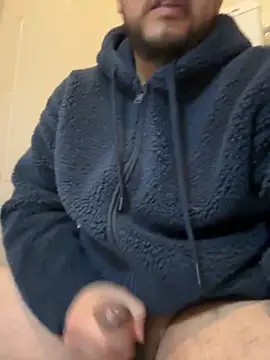 Snapshot of latinocalientehot chatting on 03-19-26, 08:46 latinocalientehot online show from 03-19-26, 08:46