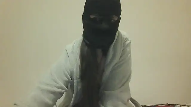 Snapshot of MissMaxime chatting on 03-10-26, 10:59 MissMaxime online show from 03-10-26, 10:59