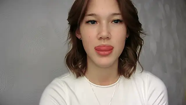 Snapshot of lilXdomiii chatting on 05-04-26, 10:33 lilXdomiii online show from 05-04-26, 10:33