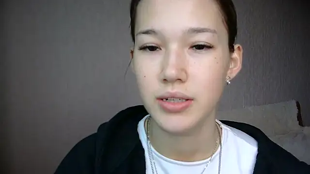Snapshot of lilXdomiii chatting on 05-23-26, 04:18 lilXdomiii online show from 05-23-26, 04:18