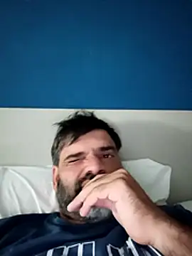 Snapshot of leo85rf chatting on 03-08-26, 04:33 leo85rf online show from 03-08-26, 04:33