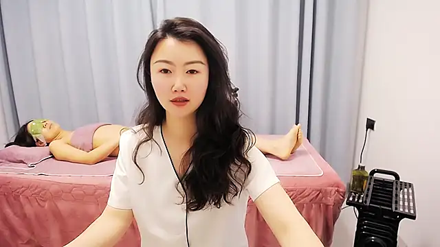 anne2026 online show from 04-23-26, 01:40