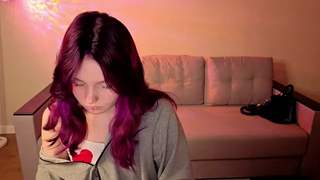 Julia Anis online show from 03-26-26, 01:01