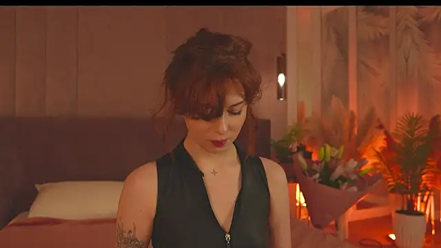 VivanWestwood online show from 04-23-26, 04:42