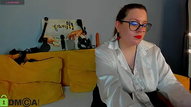 Snapshot of Valery_Grand chatting on 02-17-26, 09:39 Valery Grand online show from 02-17-26, 09:39