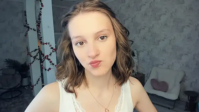 LianneBynon online show from 02-15-26, 08:02